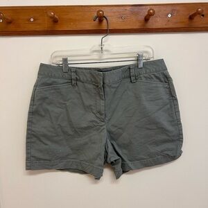 Lands end women’s 14 sage green khaki shorts